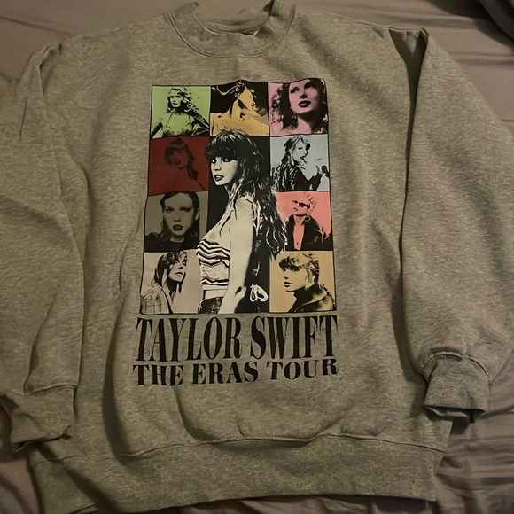 Taylor Swift Eras Tour Crewneck Sweatshirt Gray Pullover - Small - Picture 1 of 5